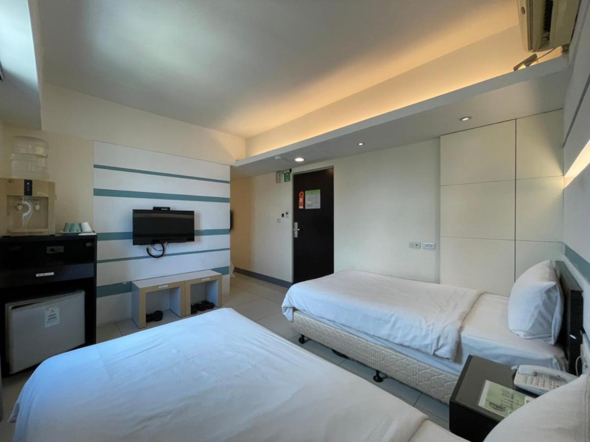 Kiwi Express Hotel - Kaohsiung Station Exteriér fotografie