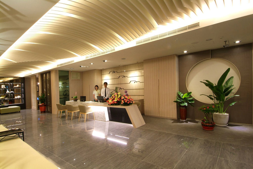Kiwi Express Hotel - Kaohsiung Station Exteriér fotografie