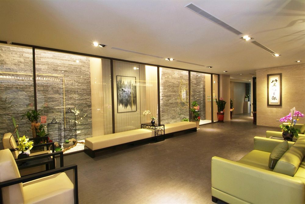 Kiwi Express Hotel - Kaohsiung Station Exteriér fotografie
