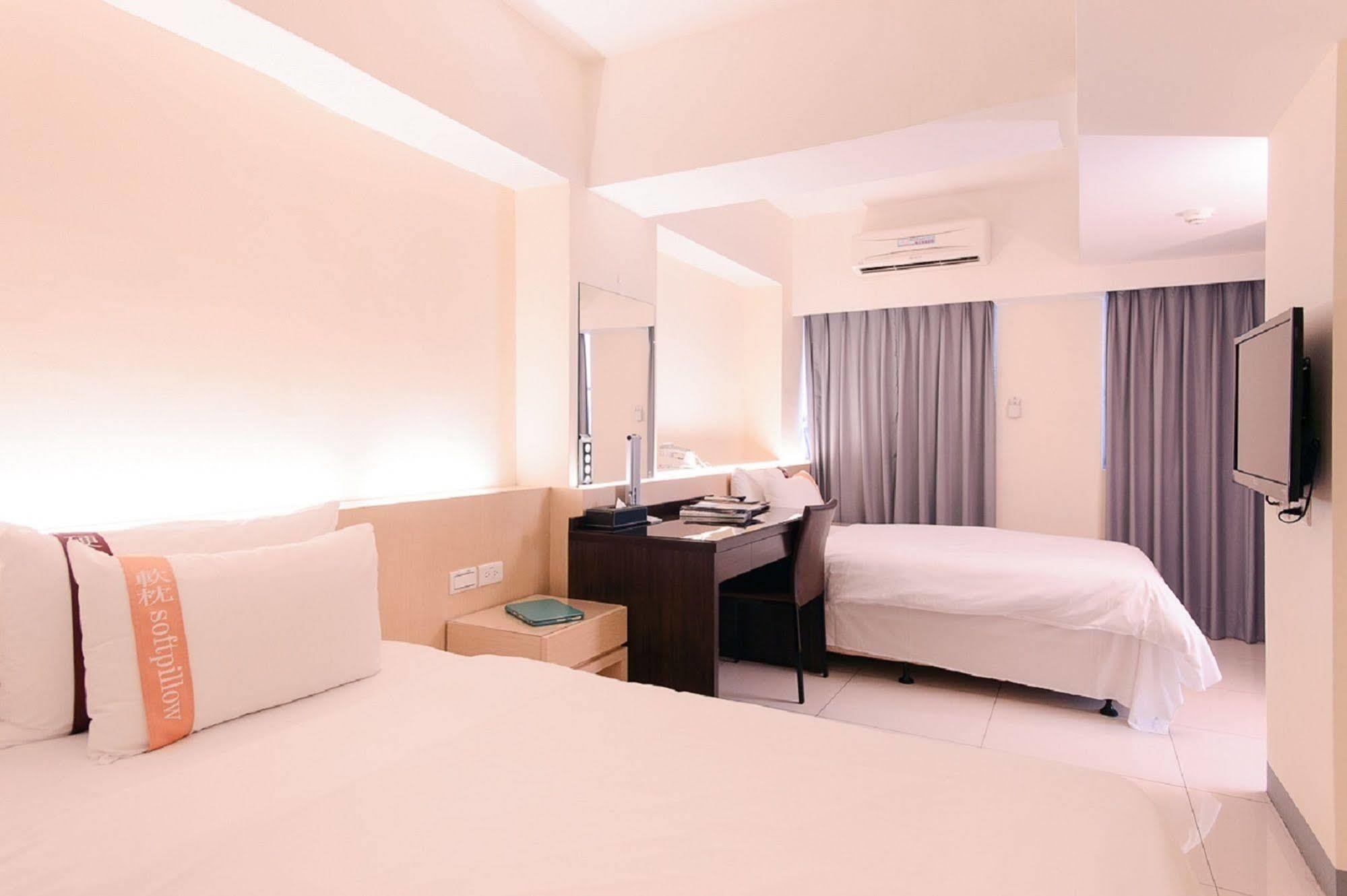Kiwi Express Hotel - Kaohsiung Station Exteriér fotografie