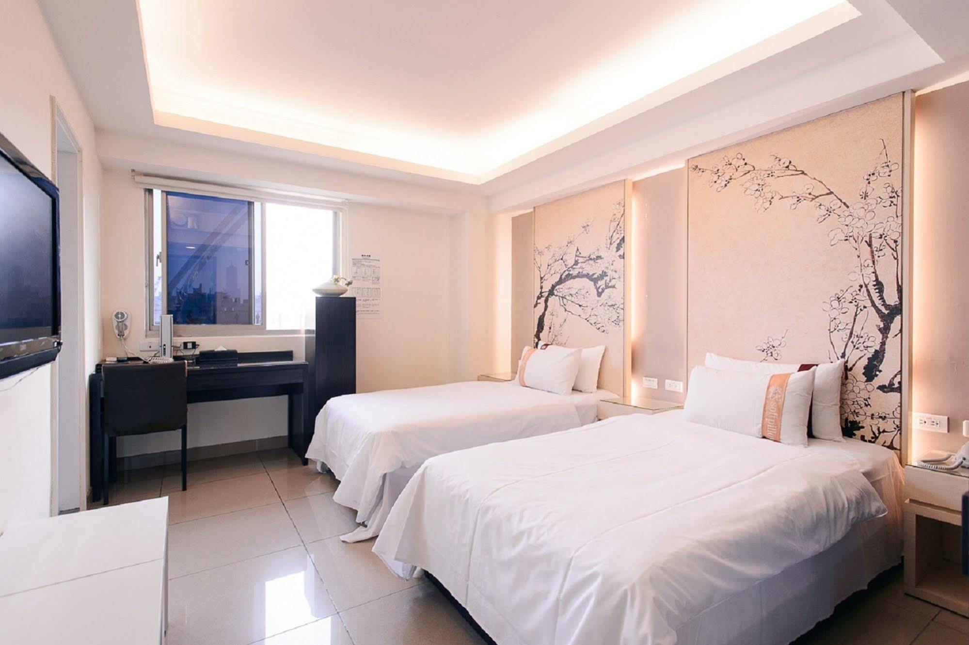Kiwi Express Hotel - Kaohsiung Station Exteriér fotografie
